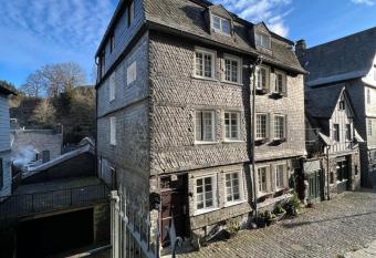 Die 4 Jahreszeiten has Balcony rooms