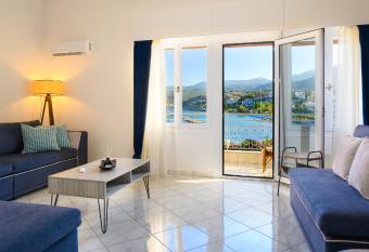 R & G Seaview Apartment allows 18 year olds to book a room