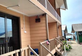 OCEANBOYS INN has Balcony rooms
