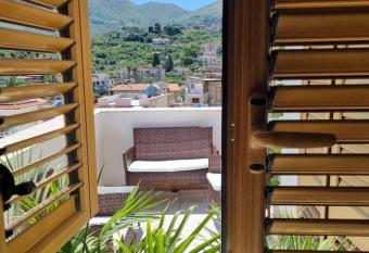 Casaafauka has Balcony rooms