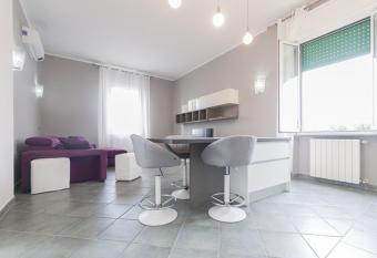 The Breeze Way has Balcony rooms