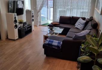 Hele Leiligheten, Gr  nerl  kka allows 18 year olds to book a room