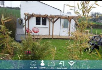 Le petite maison du Crembreux has Balcony rooms