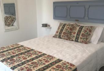 Casa 1-Quinta dos Penedos allows 18 year olds to book a room