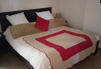 studio plein sud has Balcony rooms