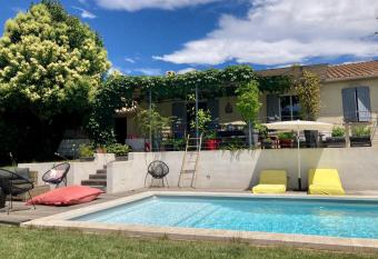 Villa avec piscine    Fuveau has Balcony rooms