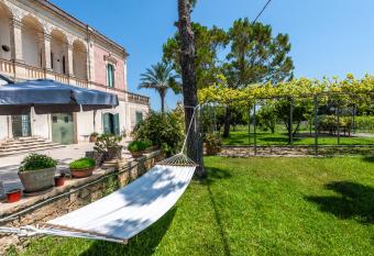 Villa Minioti Apartment C has Balcony rooms