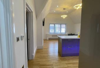 Luxury Penthouse7 allows 18 year olds to book a room