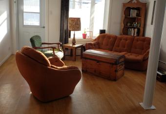 La joie de vivre has Balcony rooms