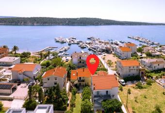 Apartmani Mladenka has Balcony rooms