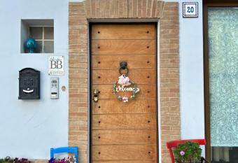 B&B Savoia San Salvo has Balcony rooms