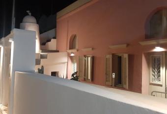 The Crow has Balcony rooms