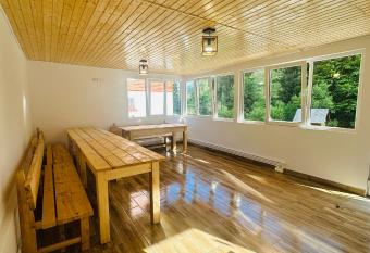 Cabana Hillside has Balcony rooms