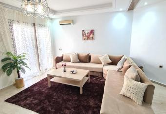 Appartement Studio meubl      Mohammedia has rooms with a private hot tub