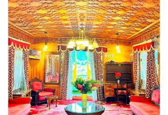 The Heritage Aristotle Group Of HouseBoats allows 18 year olds to book a room