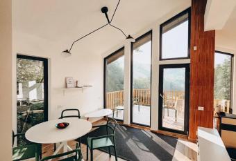 Rivendell Resort Poiana Marului has Balcony rooms