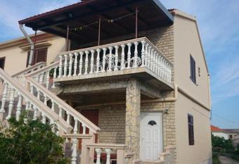 Apartman Niko has Balcony rooms