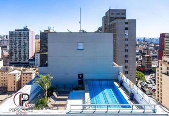 Studio Completo Centro SP has Smoking/Balcony rooms