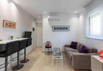 Luxury cozy appartment in the city center allows 18 year olds to book a room