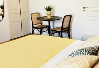 Le Studio Design     Stationnement gratuit     Fibre has Balcony rooms