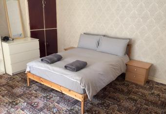 Big double room with private bathroom allows 18 year olds to book a room