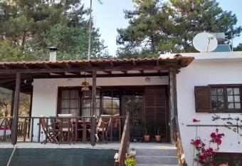 KTIMA ALEXANDROS allows 18 year olds to book a room