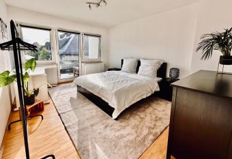 Stadtmitte, 2 Kingsize-Betten, bis zu 4 Personen, Balkon has Balcony rooms