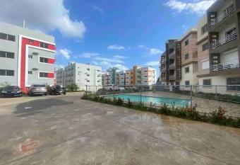 Lovely 2-bedroom apt with private parking and pool allows 18 year olds to book a room