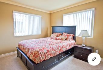 Cozy room nr LAX allows 18 year olds to book a room