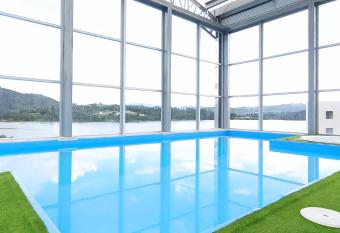 Apartamento lujoso junto al lago has Balcony rooms