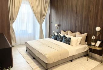 Contemporary Studio in Masdar has Balcony rooms