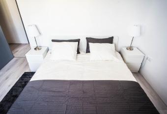 Beach Lovers  Paradise, bright apartment for 2/3 has Balcony rooms