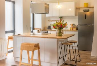 R  F 483 maison de ville Lorient has Balcony rooms