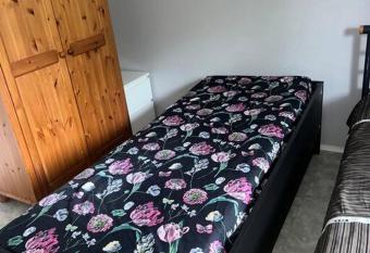 Nice room with balcony allows 18 year olds to book a room