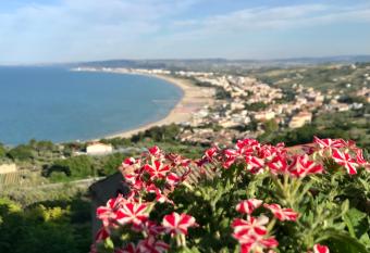MARE E BICI has Balcony rooms
