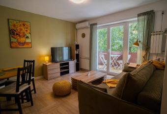 Apartman Terra - centar allows 18 year olds to book a room