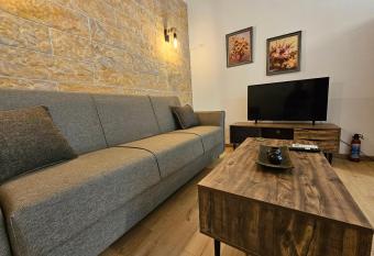 Honeywell Inn has Balcony rooms