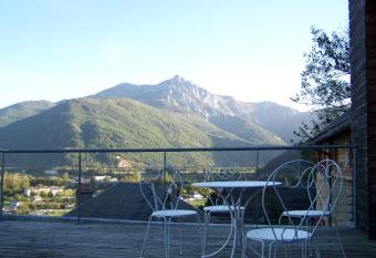 Le Baluchon allows 18 year olds to book a room