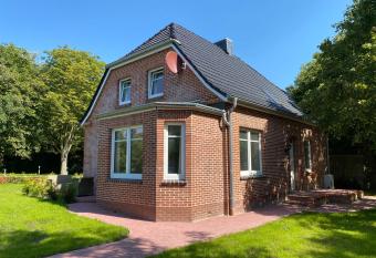 Villa Pewsum has Balcony rooms