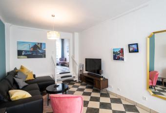 fewo1846 - Altes Tanzcafe - Elegante Altstadtwohnung im EG mitten im Stadtzentrum allows 18 year olds to book a room