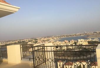 Spacious 3 bedroom apartment with panorama view allows 18 year olds to book a room