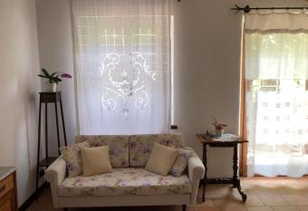 La casa nel bosco has Balcony rooms