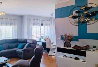 Joli T2 lumineux meubl      5mn    pied de la plage. allows 18 year olds to book a room