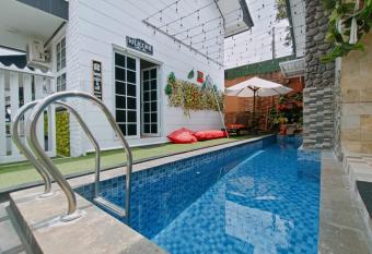 Villa Kota Bunga Malini 5 has Balcony rooms