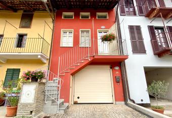 Loft 39 has Balcony rooms