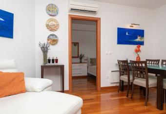 Irisa Art allows 18 year olds to book a room