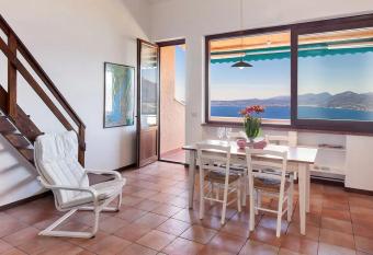 Panoramic Suite Lago di Garda has Balcony rooms