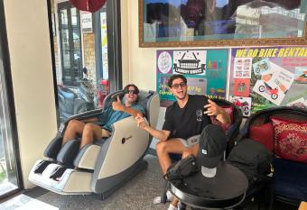 H    Long Starlight Hotel allows 18 year olds to book a room