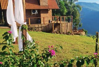 Cabanas Bougainville Hospedagem sofisticada em nova Petr  polis allows 18 year olds to book a room