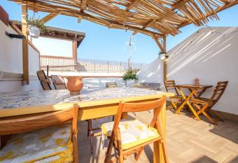 Mira casa has Balcony rooms